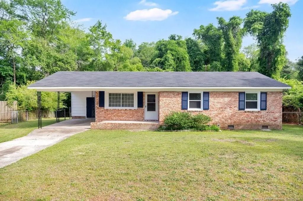 2627 Dumbarton Road, Fayetteville