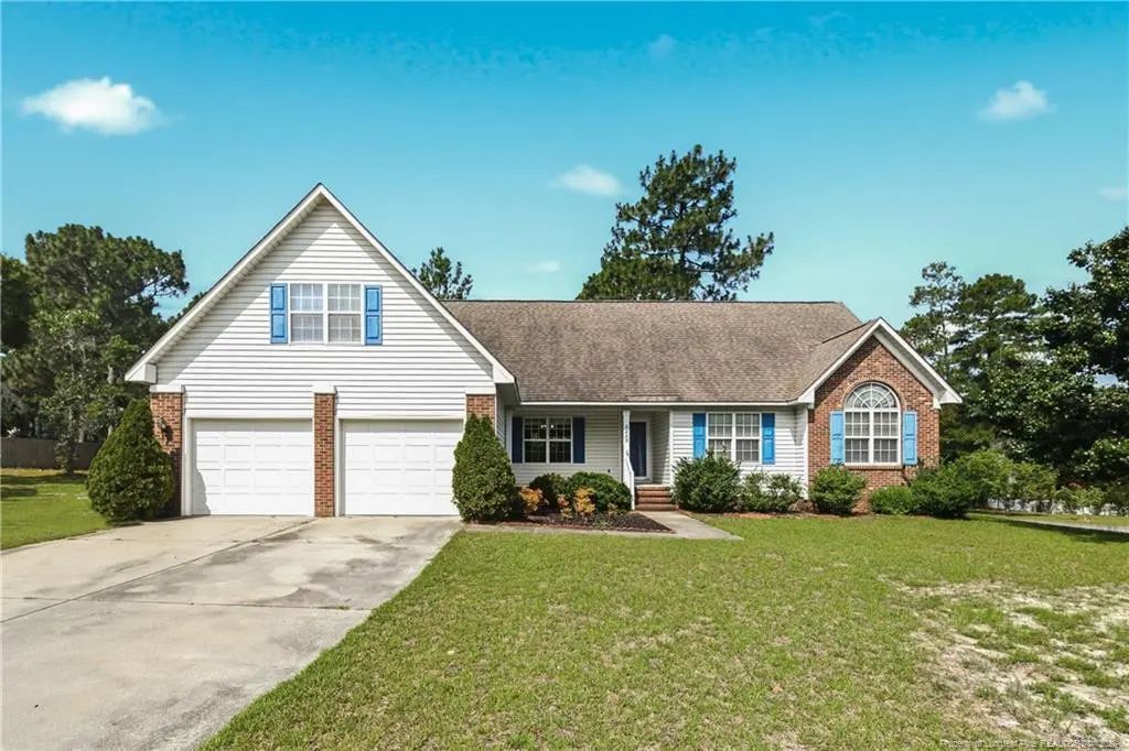 8229 Foxtrail Drive, Fayetteville