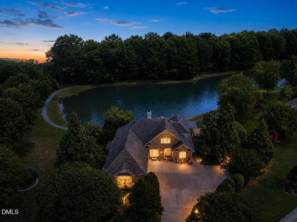 139 Lake Point Drive, Clayton