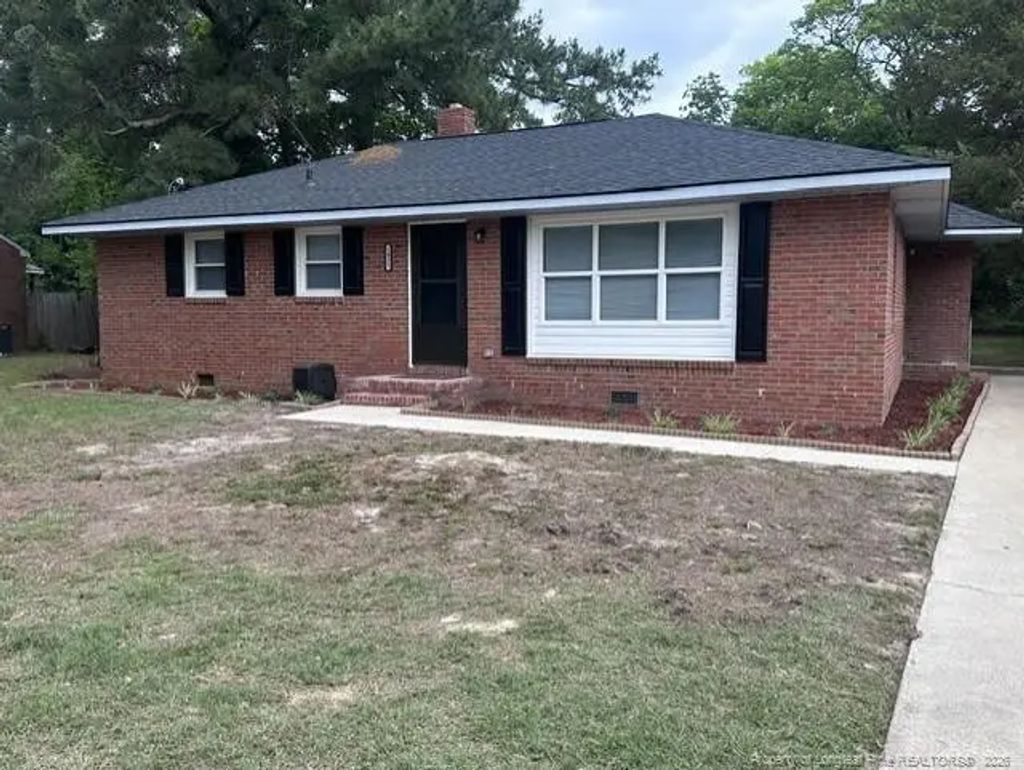 1925 Crestview Drive, Fayetteville