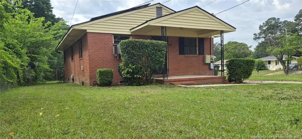 909 Rochester Drive, Fayetteville