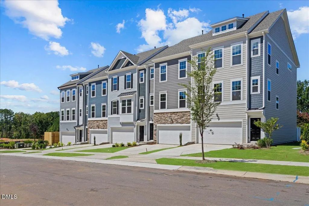 10913 Bayflower Way, Raleigh