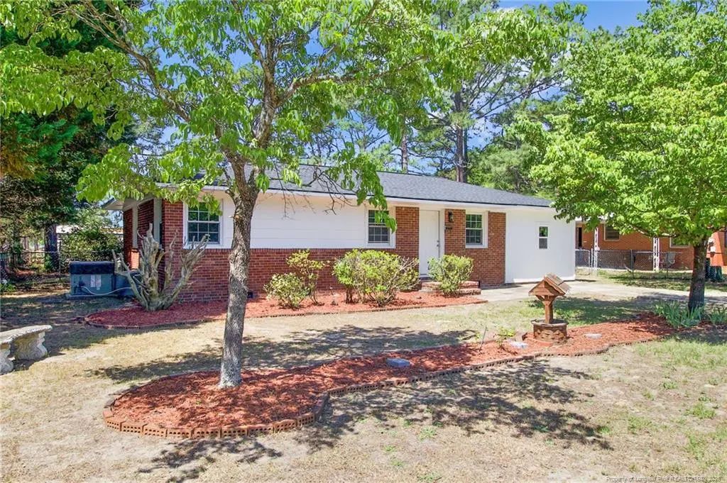 1826 Wayne Lane, Fayetteville