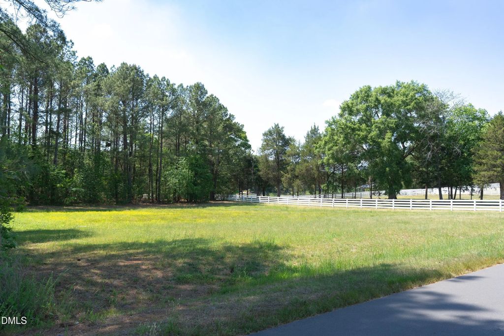 9807 Straightaway Lane, Bahama