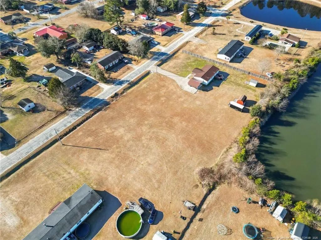 Lake Dr, Lumberton