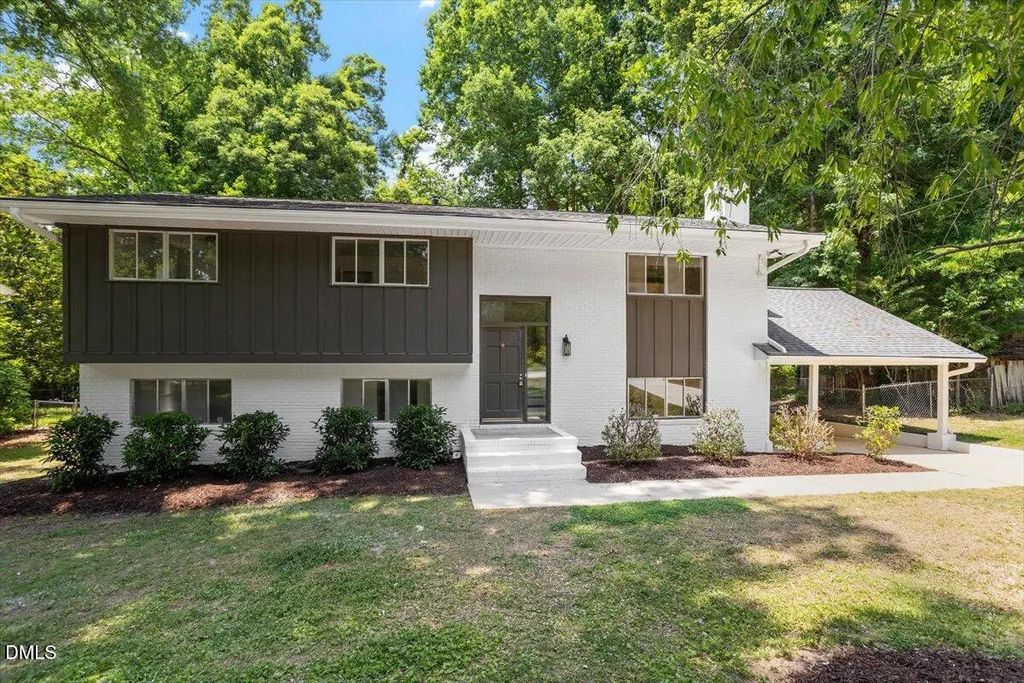 908 Tanglewood Drive, Cary