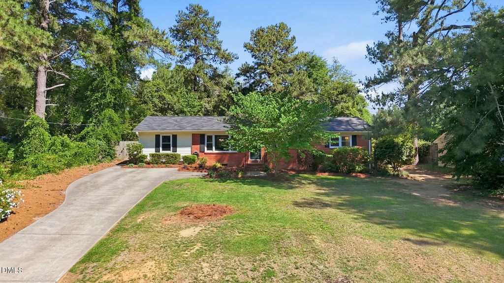 408 Lakeside Drive, Garner