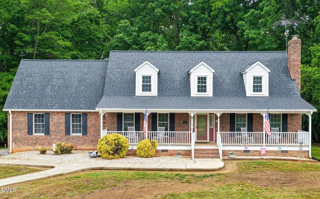 296 Cothran Hicks Road, Rougemont