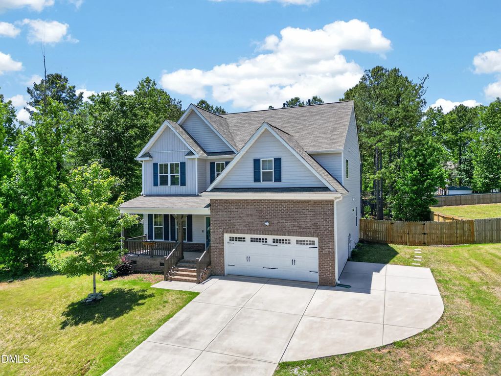 8909 Hardie Farm Circle, Wake Forest