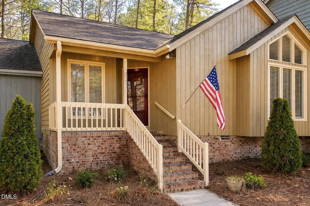 8031 Grey Oak Drive, Raleigh