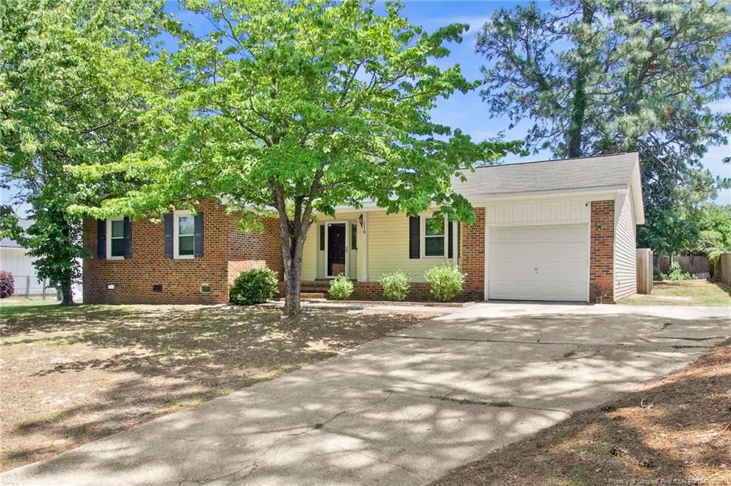 2109 Hollyridge Place, Fayetteville