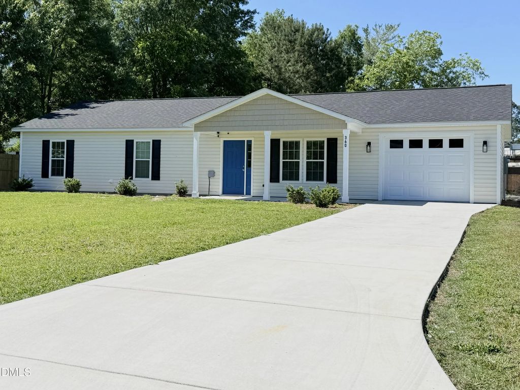 360 Oak Street, Roseboro
