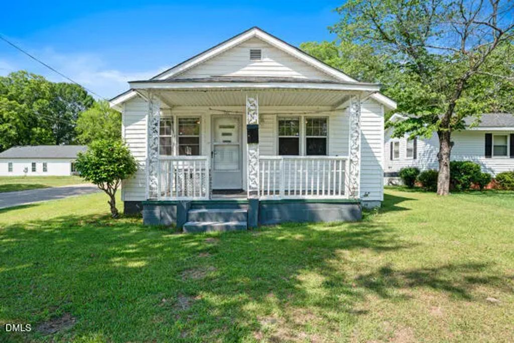 701 E Harnett Street, Dunn