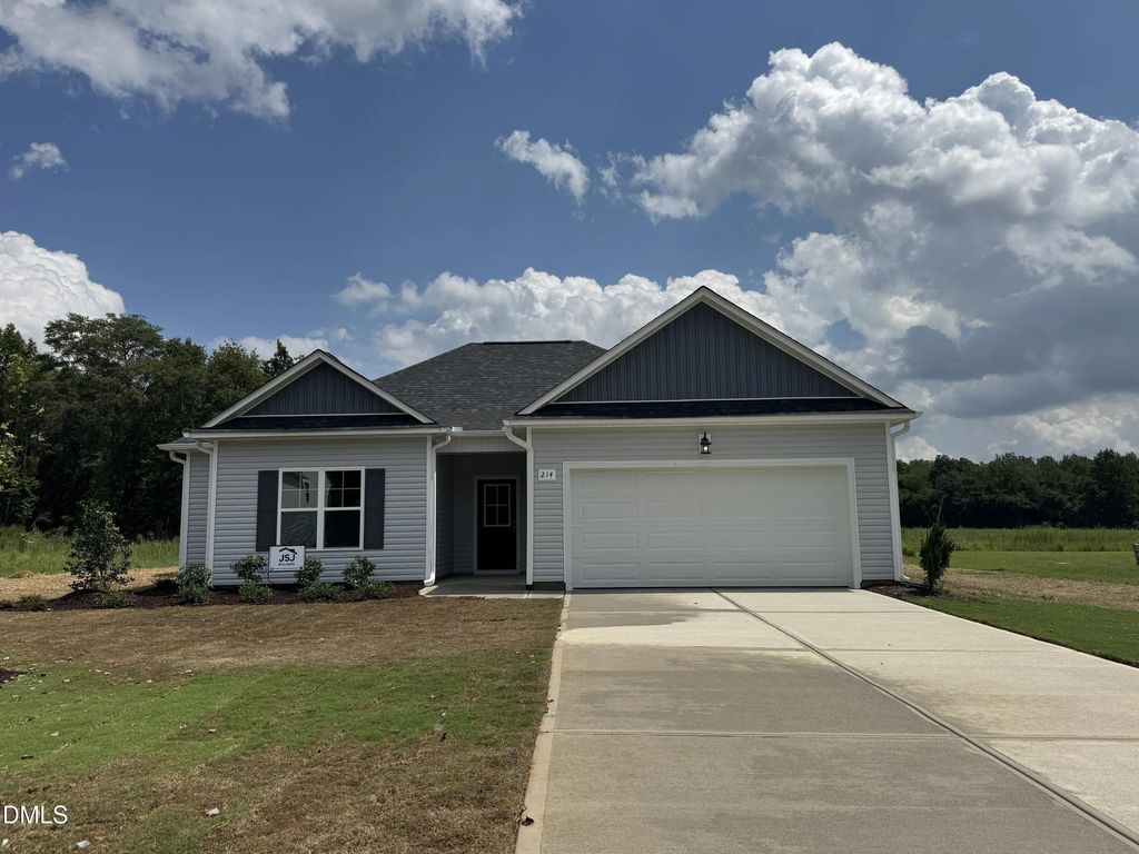 214 Hill Valley Drive, La Grange