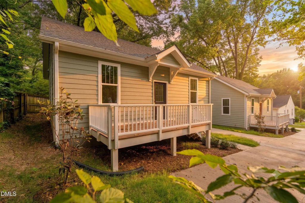2626 Harvard Avenue C, Durham