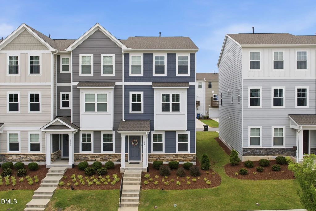 6237 Truxton Lane, Raleigh