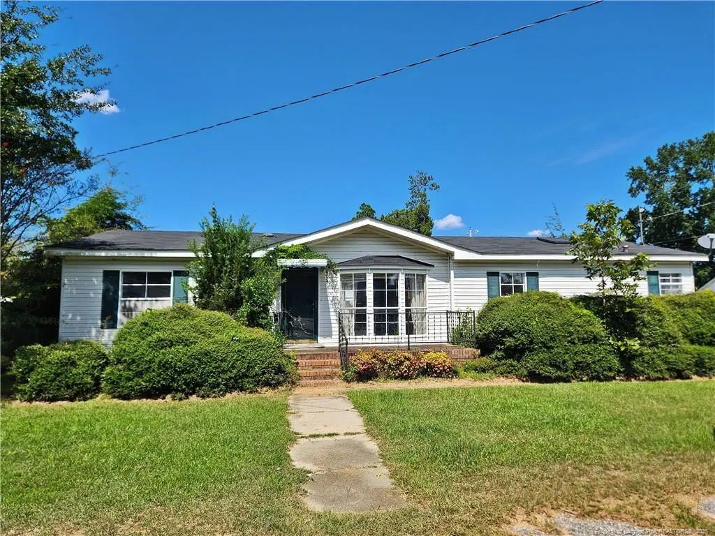 608 Old Whiteville Road, Lumberton