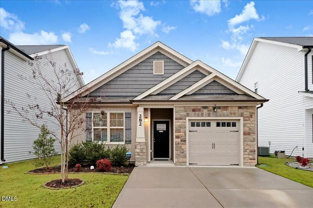 282 Sunfish Street, Smithfield