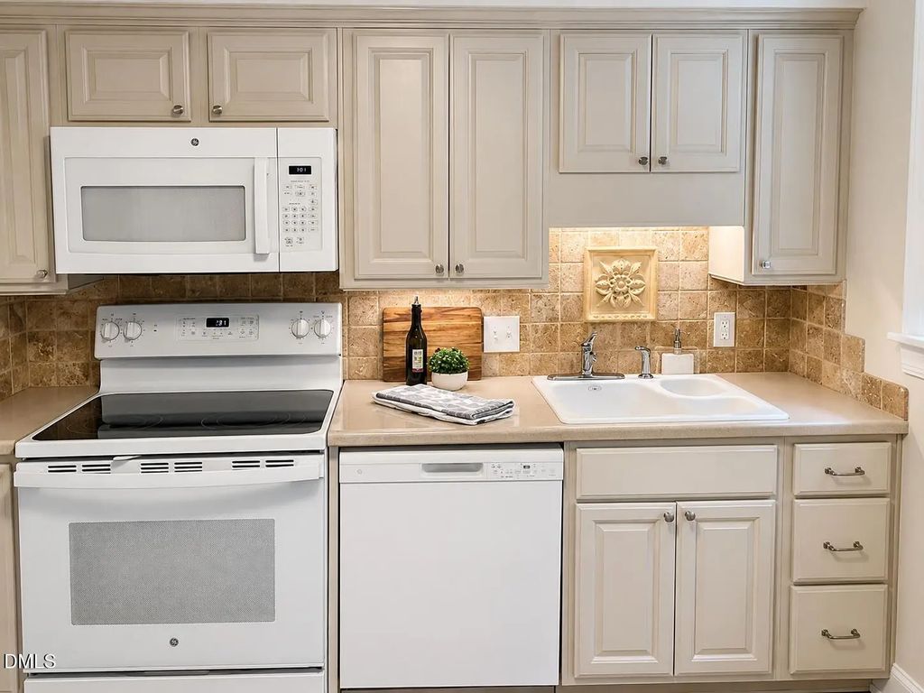 933 St Marys Street, Raleigh