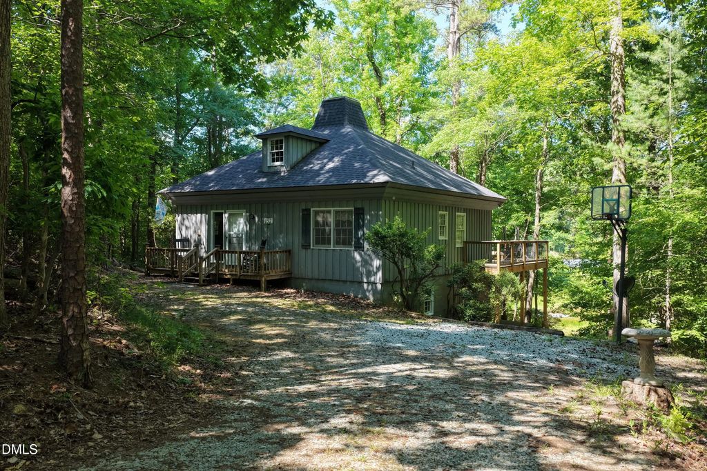 152 Duke Lane, Roxboro