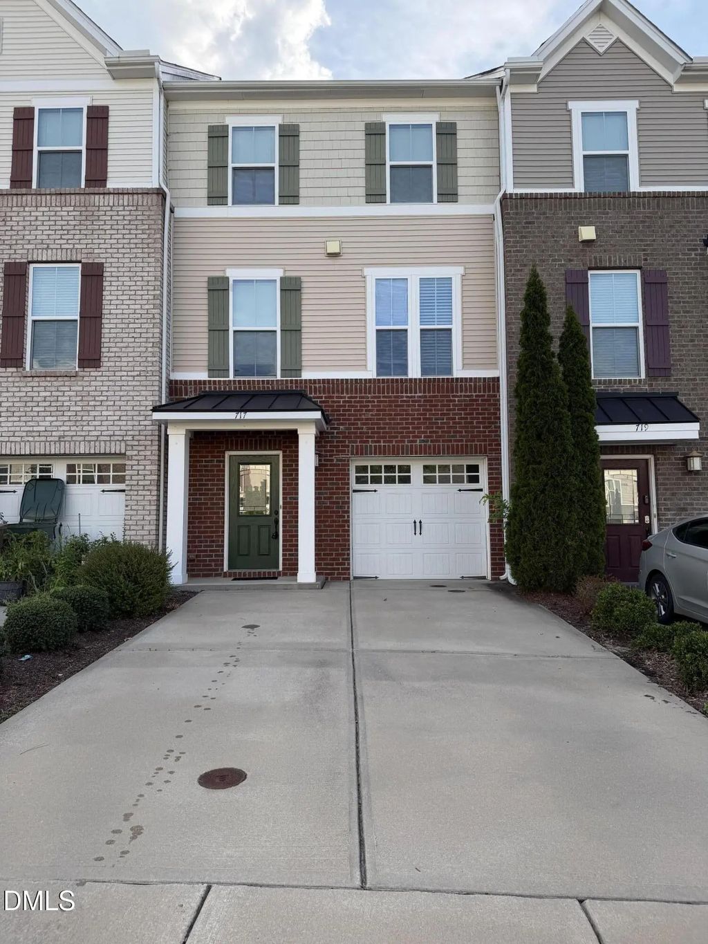 717 Suffield Way, Cary