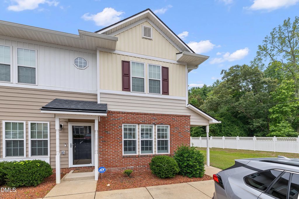 705 Glen Road Apt 111, Garner