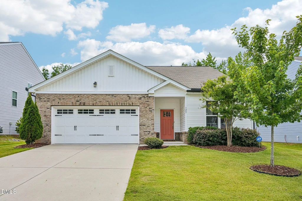 127 Stromness Path, Clayton