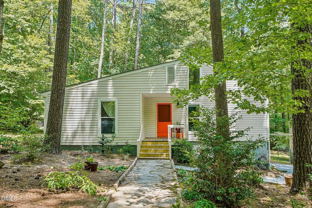 111 Stones Throw, Chapel Hill