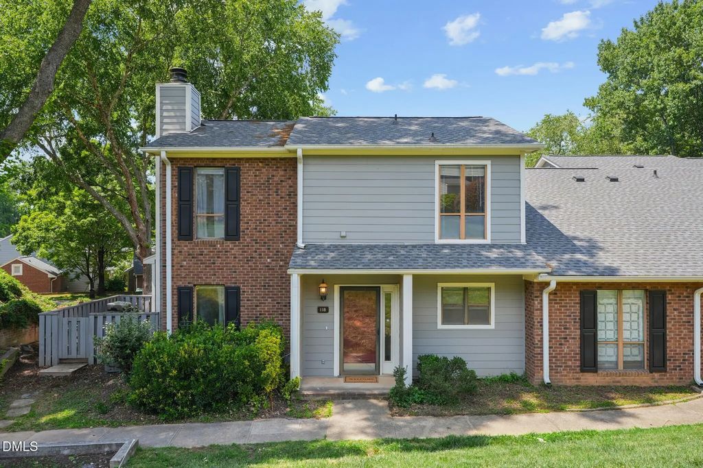 118 Clancy Circle, Cary