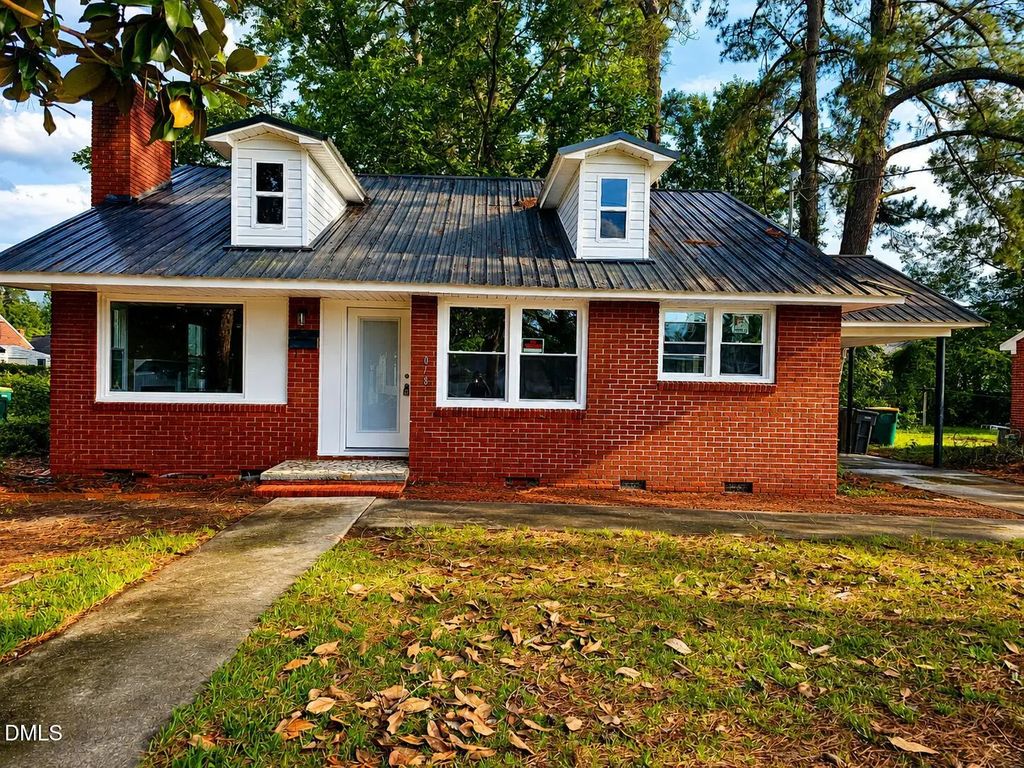 1018 E 9th Street, Lumberton