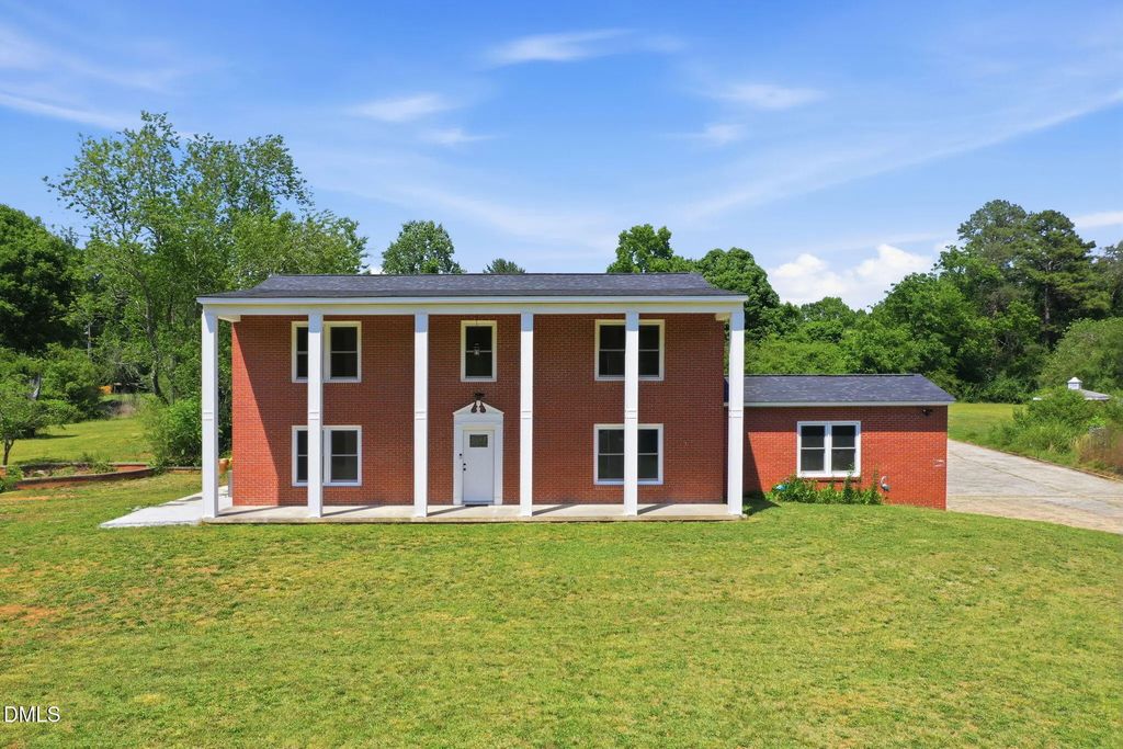 2016 Haw River Hopedale Road, Burlington