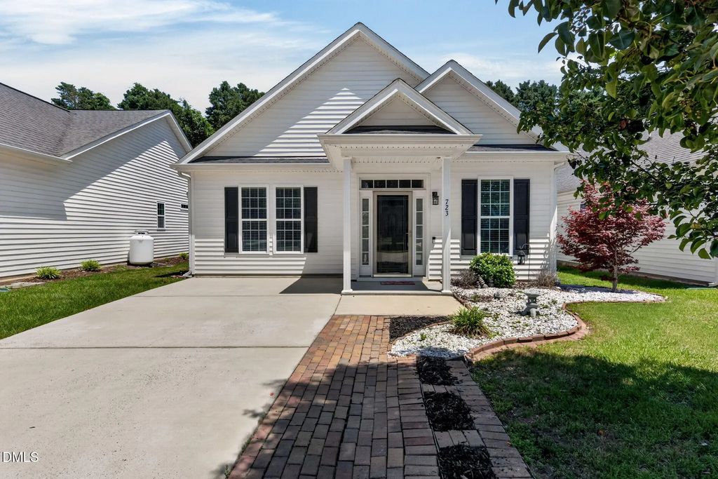 723 Barlang Circle, Fuquay Varina