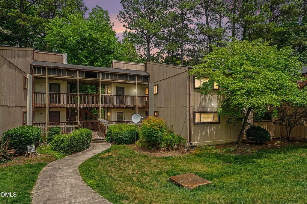 631 Pine Ridge Place, Raleigh
