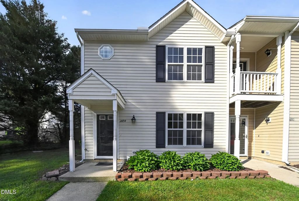 2654 Dwight Place, Raleigh