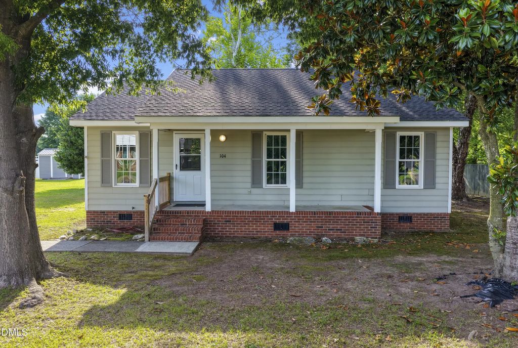 104 Sunset Drive, Dunn