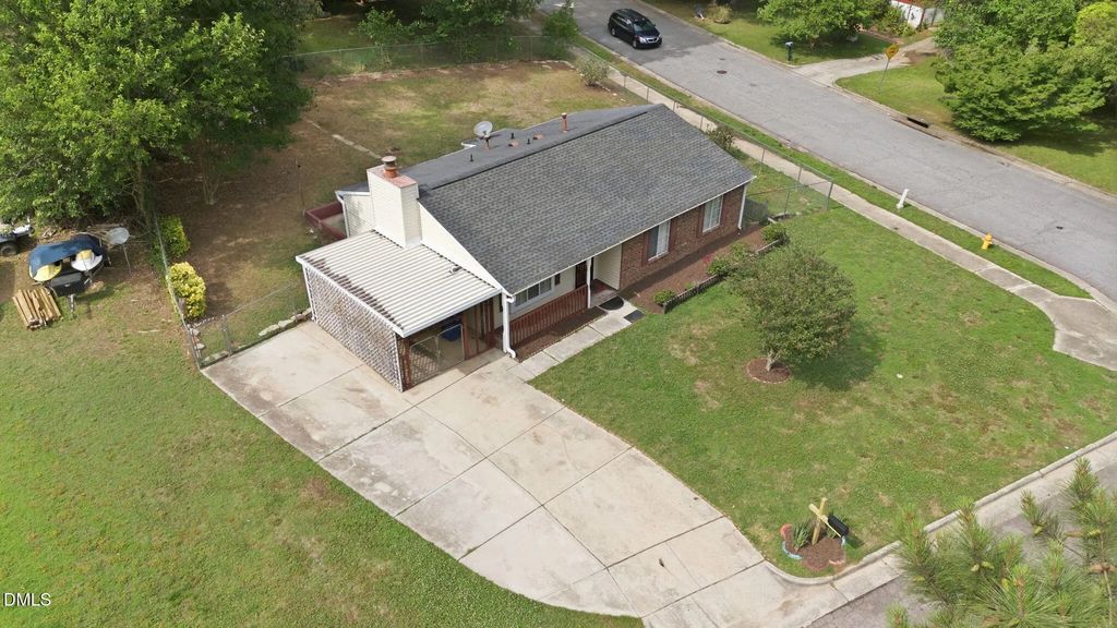 3909 Old Creek Court, Raleigh