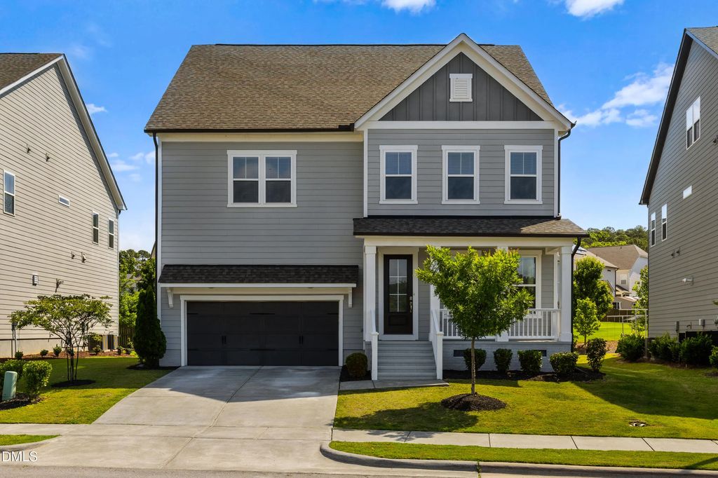 912 Village View Lane, Cary