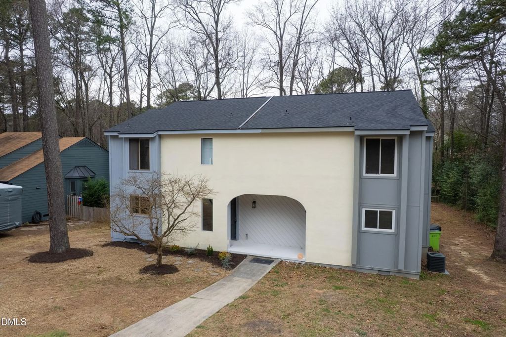 6001 Applewood Lane, Raleigh