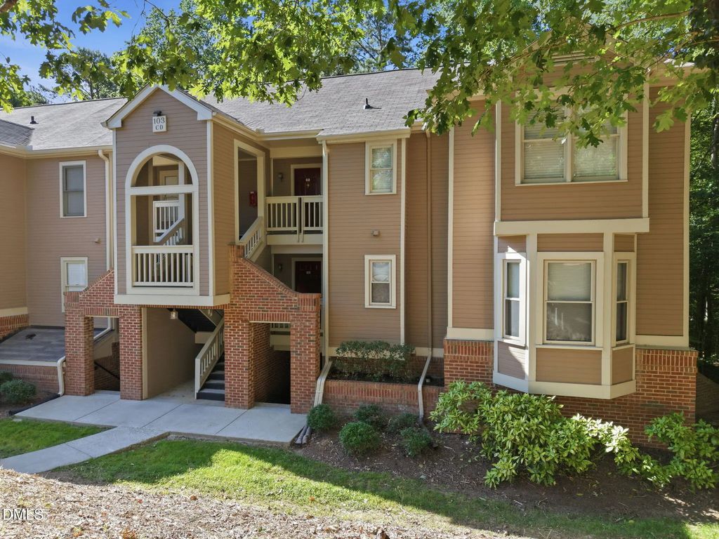 103 Marbury Court, Cary