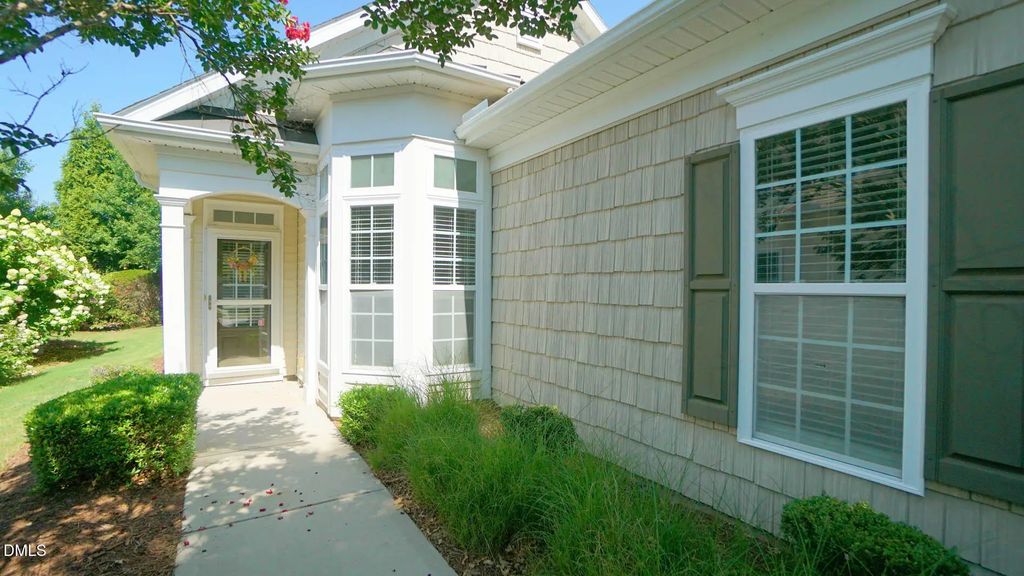 542 Tomkins Loop, Cary