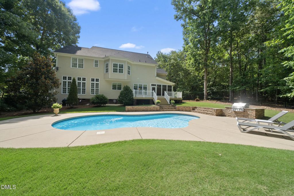 212 Middlecrest Way, Clayton