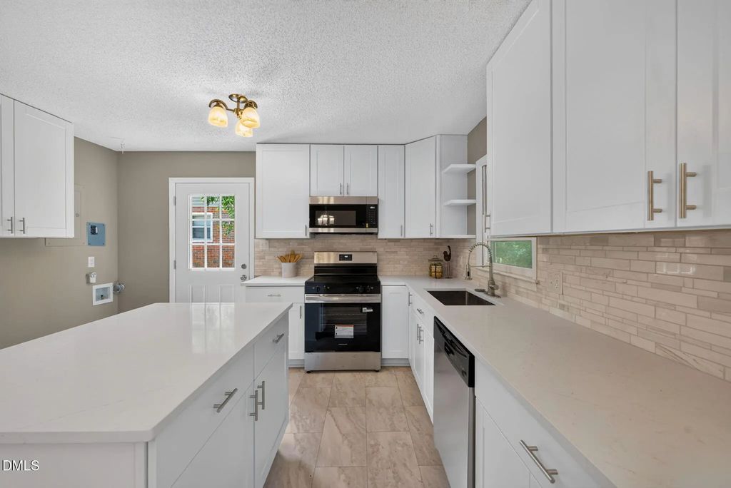 1513 N King Charles Road, Raleigh
