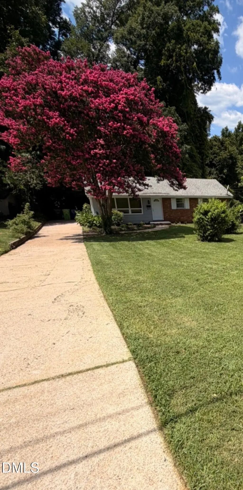 1513 N King Charles Road, Raleigh