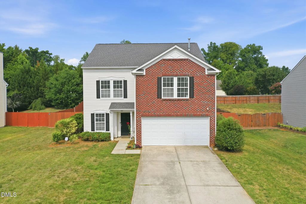 410 Walnut Crossing Drive, Whitsett