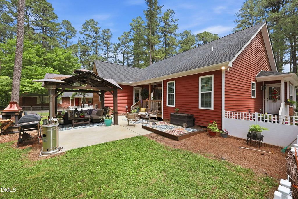 188 Pine Cone Drive, Oxford