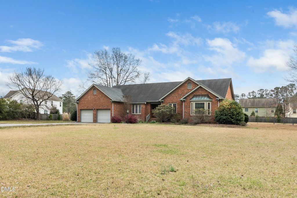 609 W Academy Street, Fuquay Varina