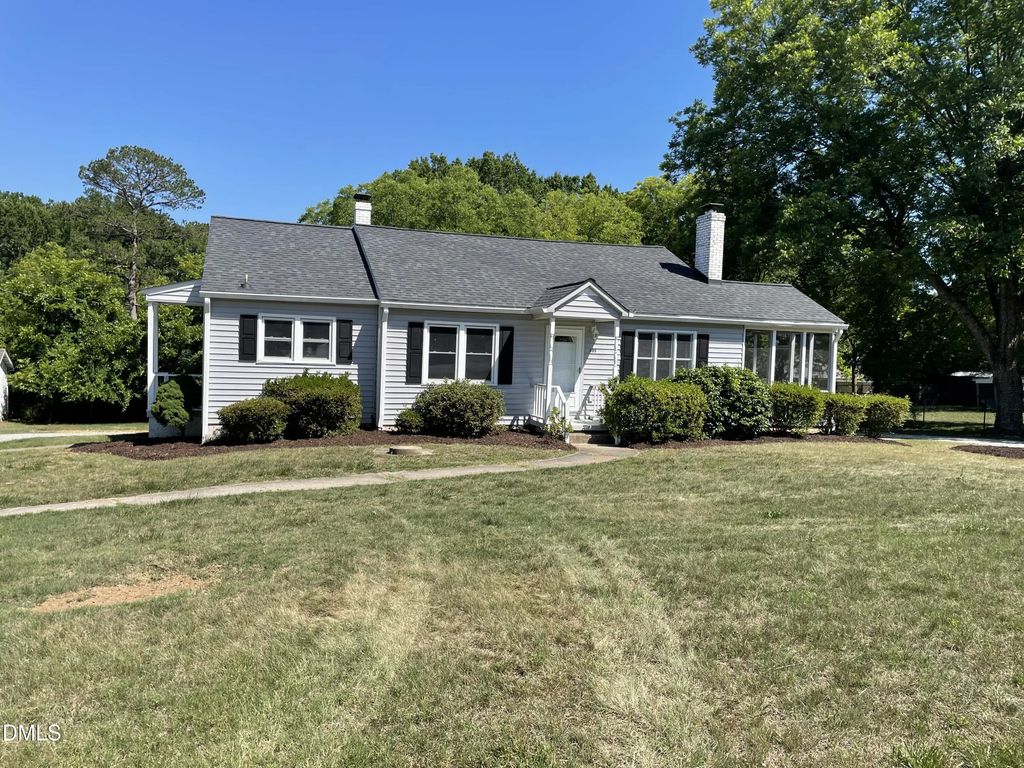 305 Laurel Hill Drive, Burlington