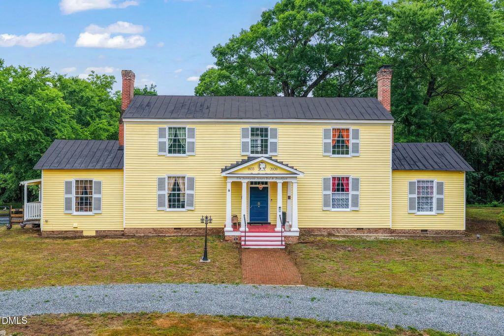 104 Shiney Rock Road, Clarksville
