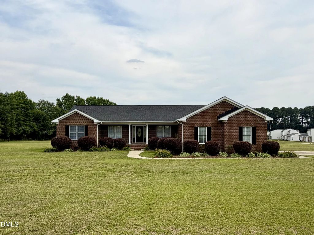 800 Carolina Drive, Dunn