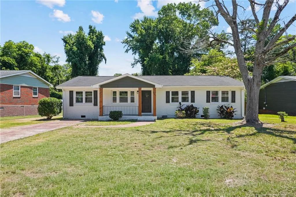 941 Louise Circle, Fayetteville